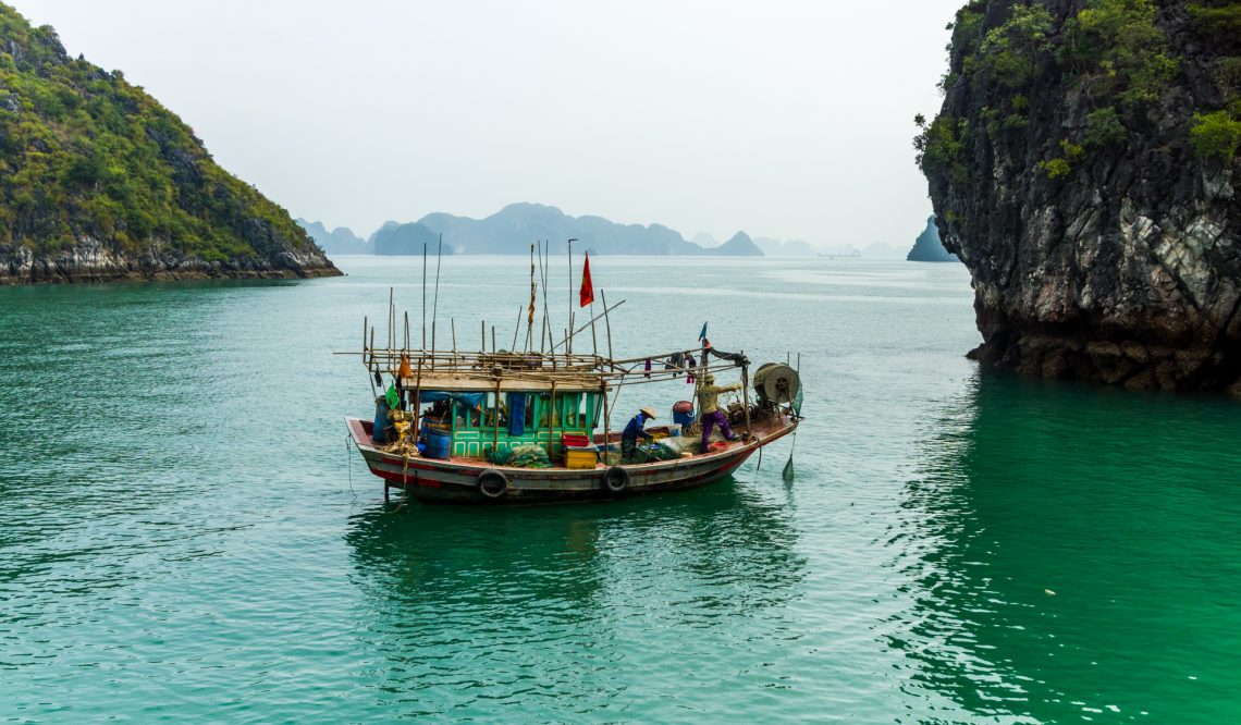 Ha Long Bucht: Die Bucht des untertauchenden Drachen