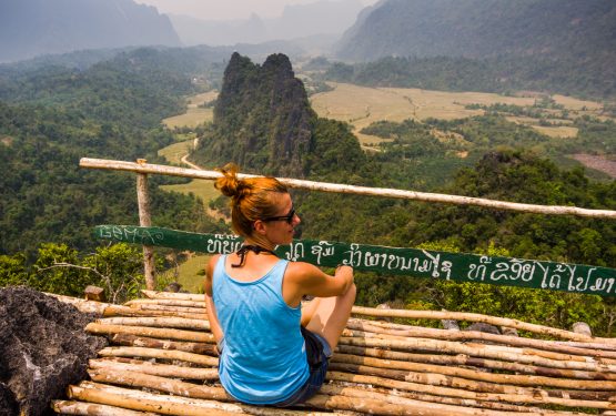 Vang Vieng: Berüchtigte Partyhölle oder himmlische Landschaften?