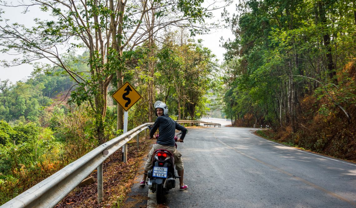 Pai im Norden Thailands: Mit dem Motorroller durch mehr als 700 Kurven!