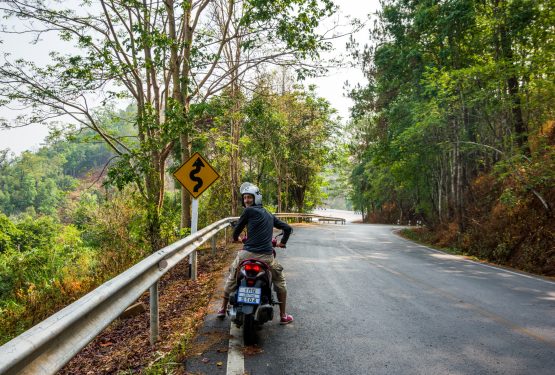 Pai im Norden Thailands: Mit dem Motorroller durch mehr als 700 Kurven!